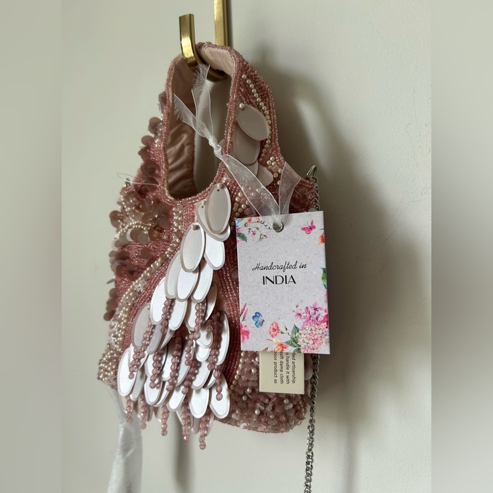 Viral Beaded blush pink Sequins hand Bag with silver chain strap - Picture 4 of 6
